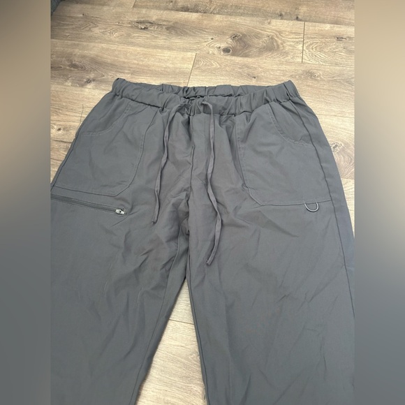 Women’s Gray Jogger Scrub Pants - Picture 2 of 4